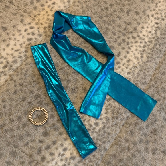 Mesh sleeve flower lace like shiny dance costume. - Picture 6 of 8